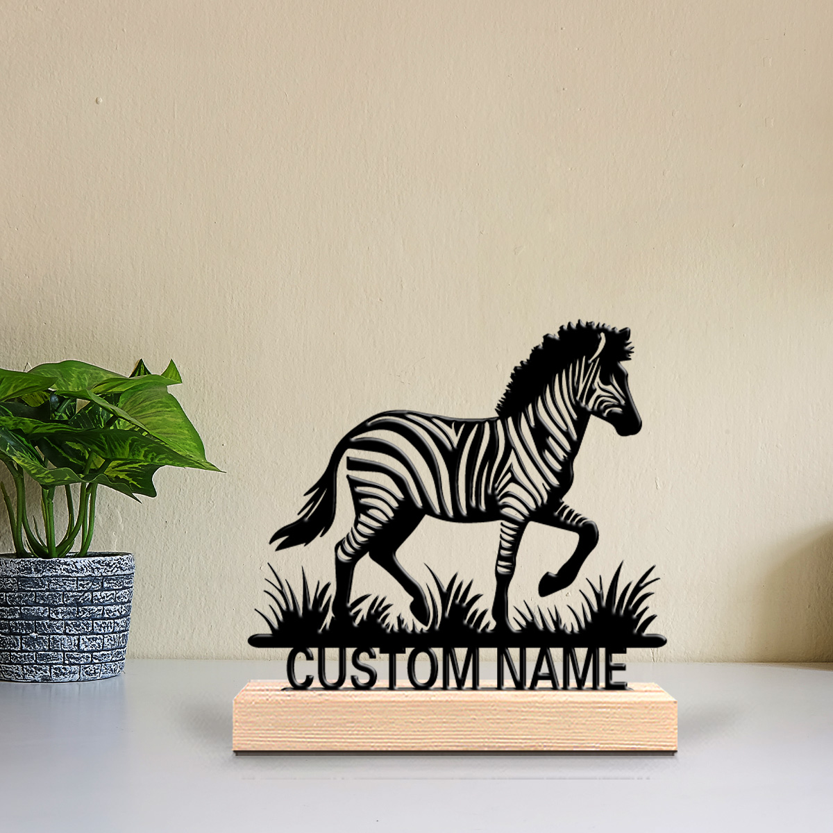 Art Craft Zebra - รูปปั้นโลหะรูปตัวอักษรแบบปรับแต่งได้ลายม้าลาย 1 ชิ้น พร้อมฐานไม้ งานศิลปะหัตถกรรมเหล็ก ตกแต่งโต๊ะในบ้าน